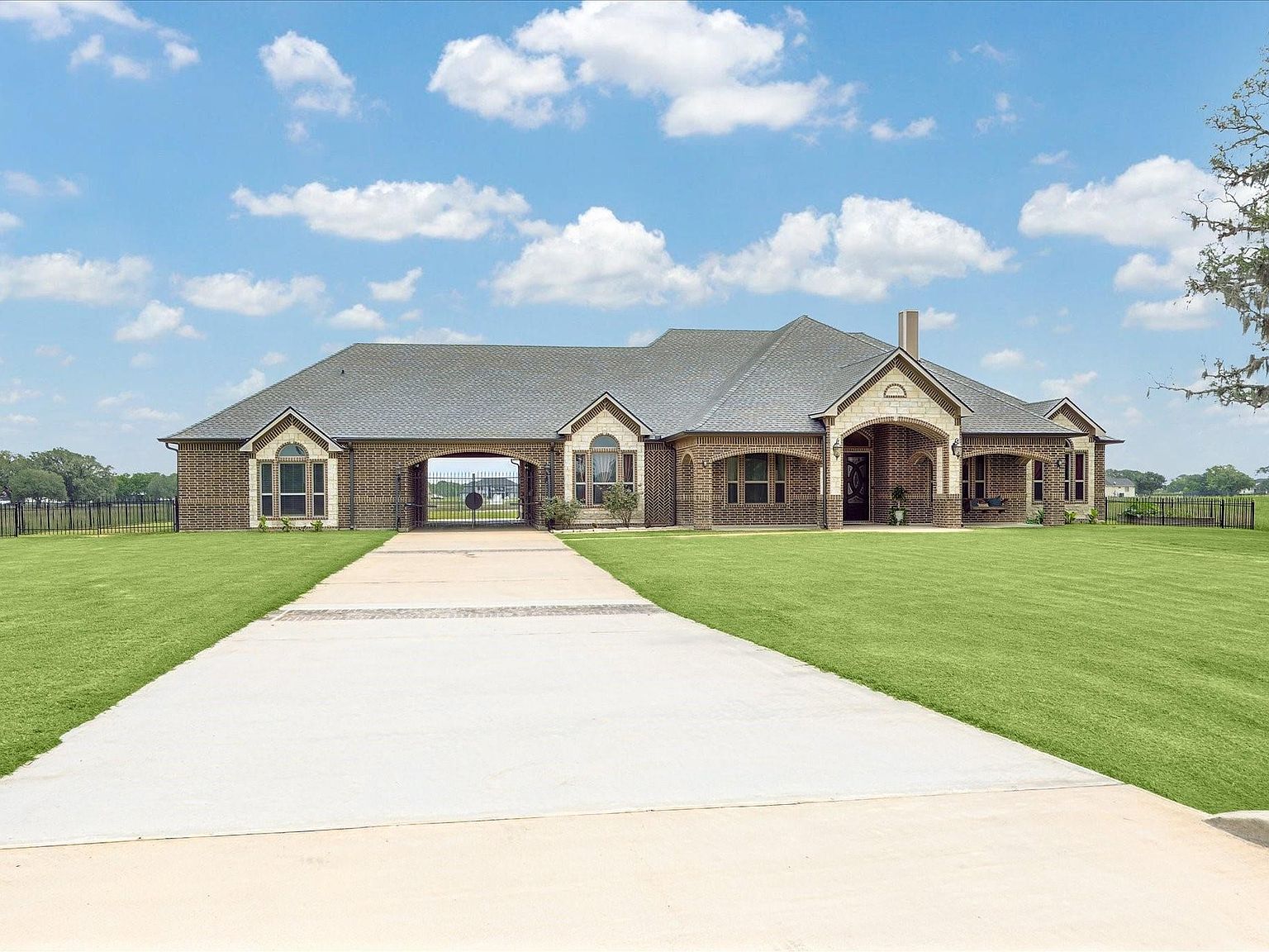 527 Lily Ln Rosharon, TX 77583 - Thumbnail 4
