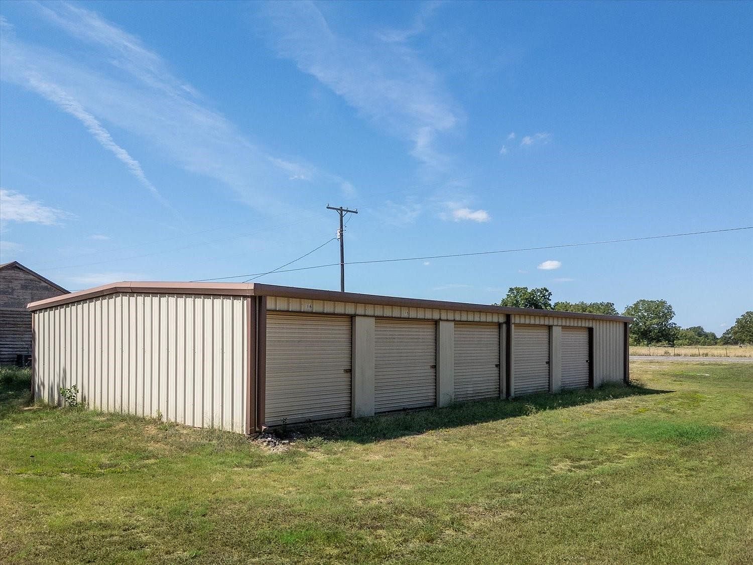 7513 Highway 34 Wolfe City, TX 75496 - Thumbnail 4