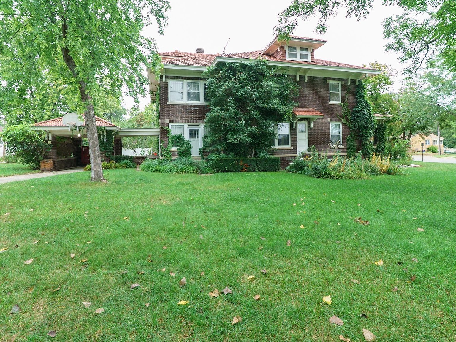 2423 Jackson St Sioux City, IA 51104 - Thumbnail 4