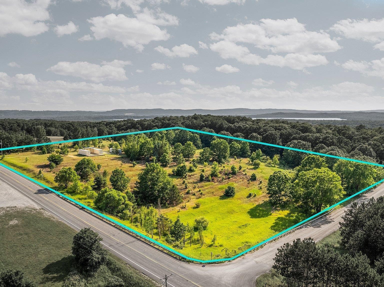 5896 Indian Hill Rd Honor, MI 49640 - Thumbnail 4