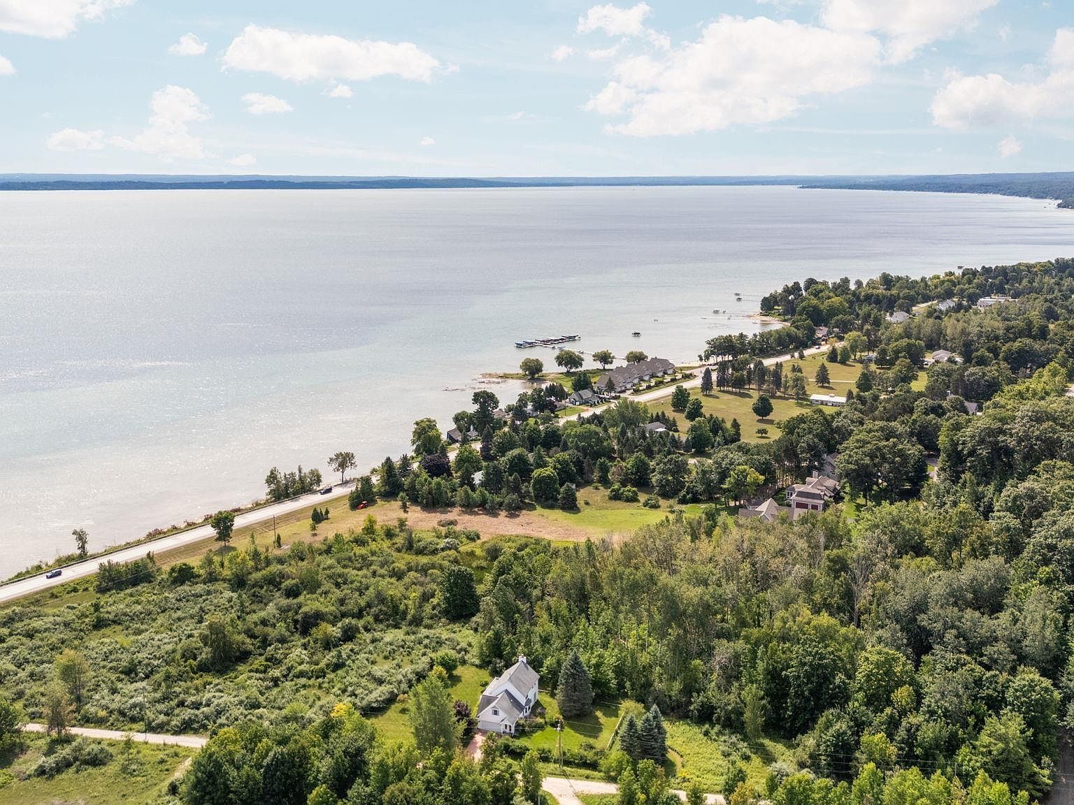 5368 S West Bay Shore Dr Suttons Bay, MI 49682 - Thumbnail 4