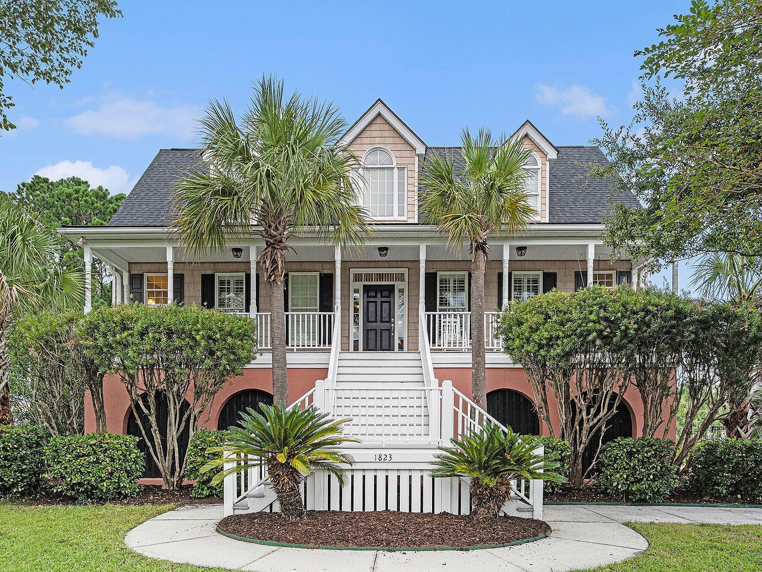 1823 Delacourt Ave Mount Pleasant, SC 29466 - Thumbnail 4