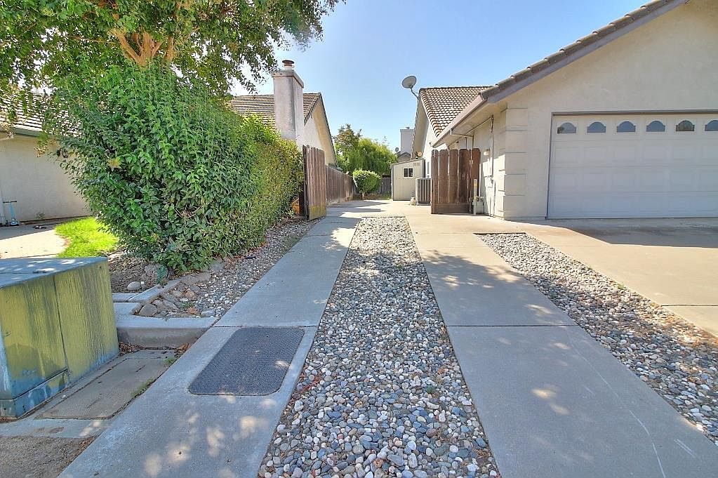 1526 Brookside Dr Manteca, CA 95336 - Thumbnail 4