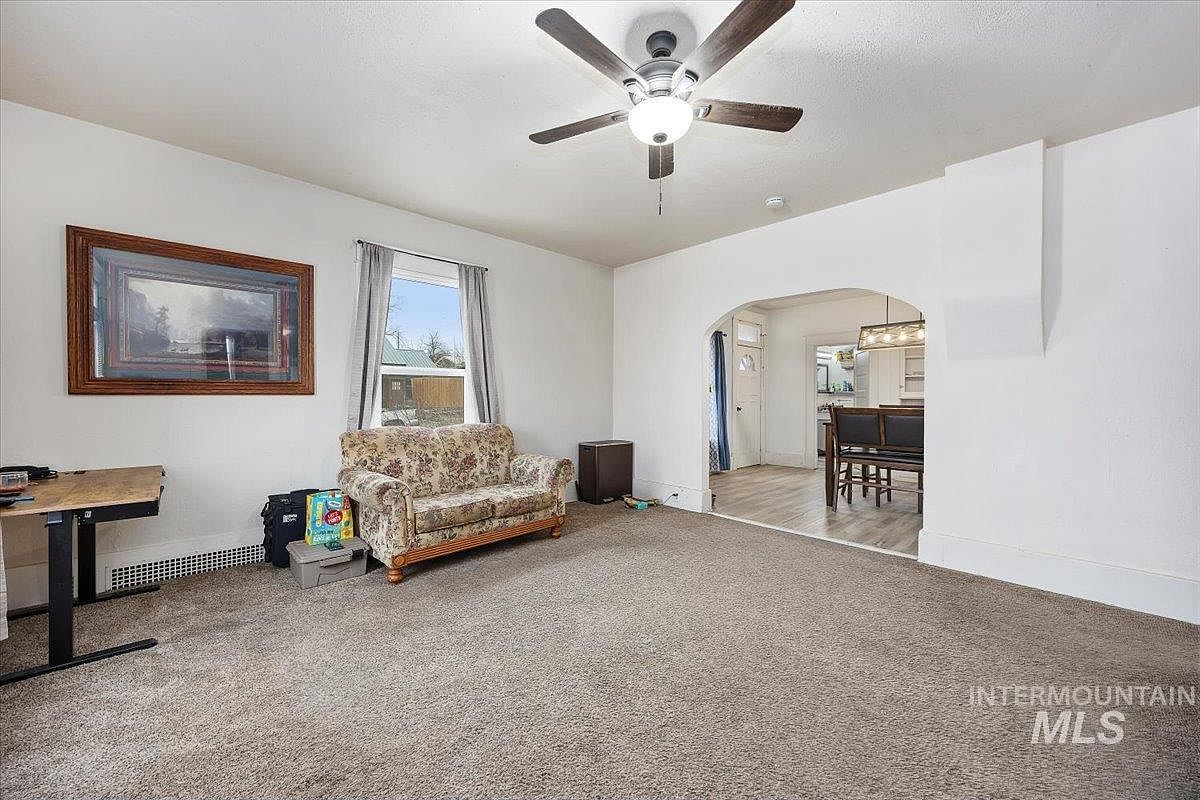 410 N Logan St Glenns Ferry, ID 83623 - Thumbnail 4