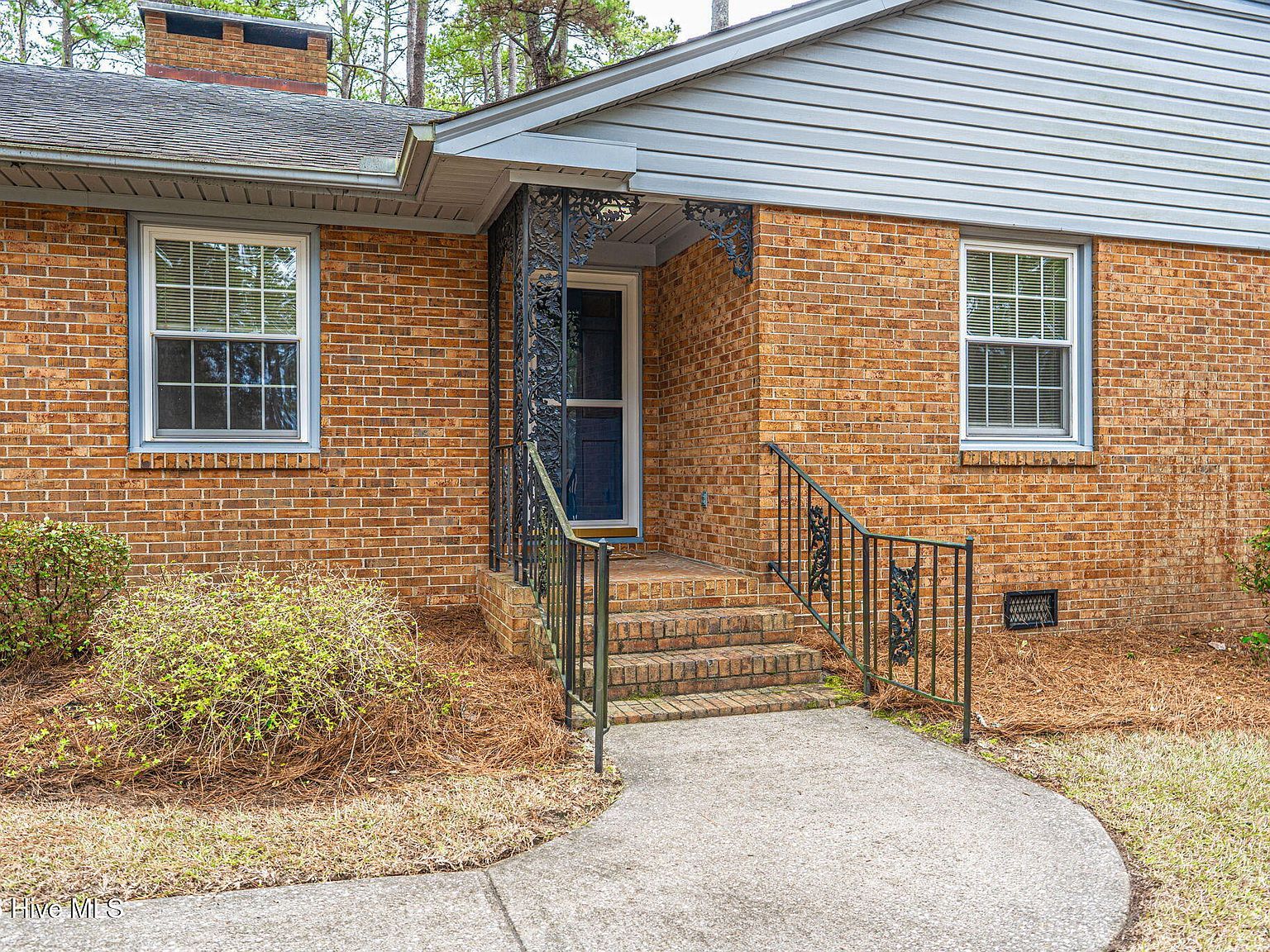 202 Downing Pl Southern Pines, NC 28387 - Thumbnail 4