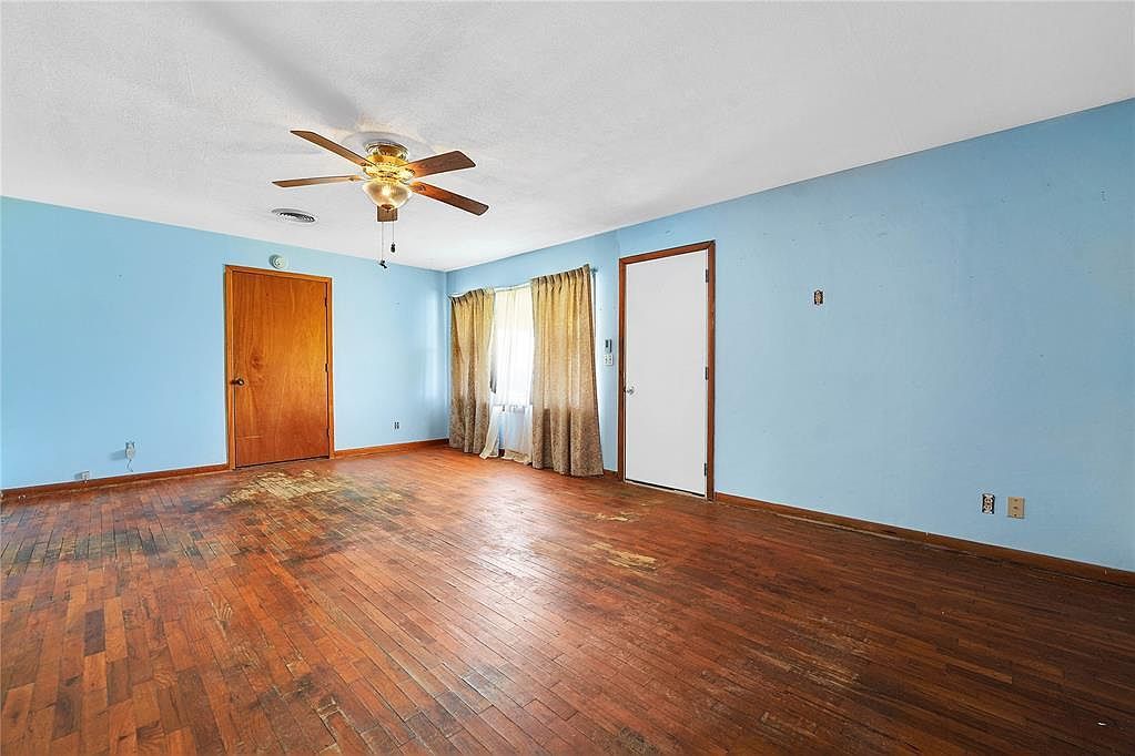 105 E Walk Ave Canute, OK 73626 - Thumbnail 4