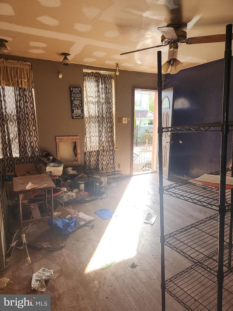 251 E Haines St Philadelphia, PA 19144 - Thumbnail 4