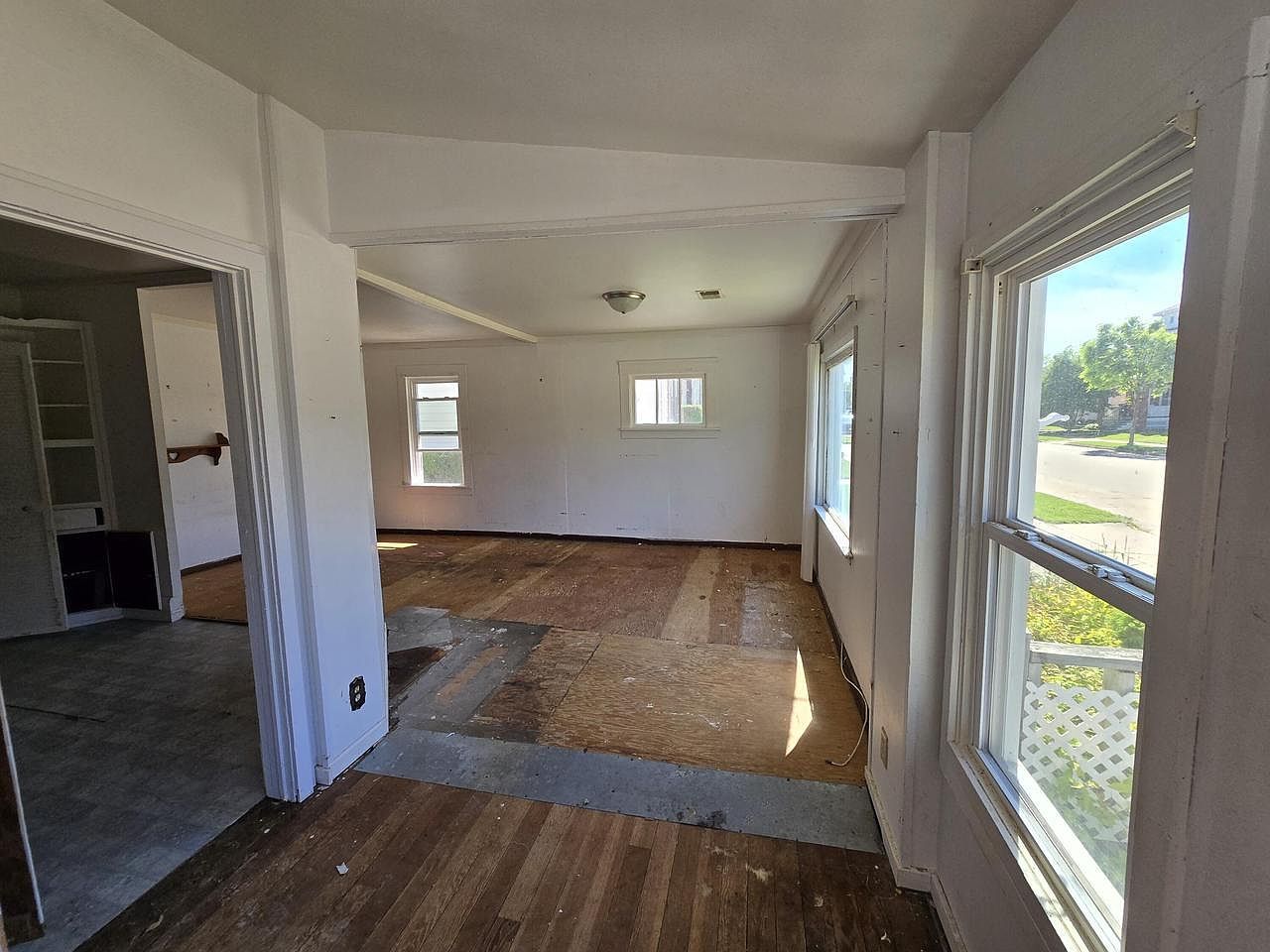 1118 Jones Ave Racine, WI 53402 - Thumbnail 4