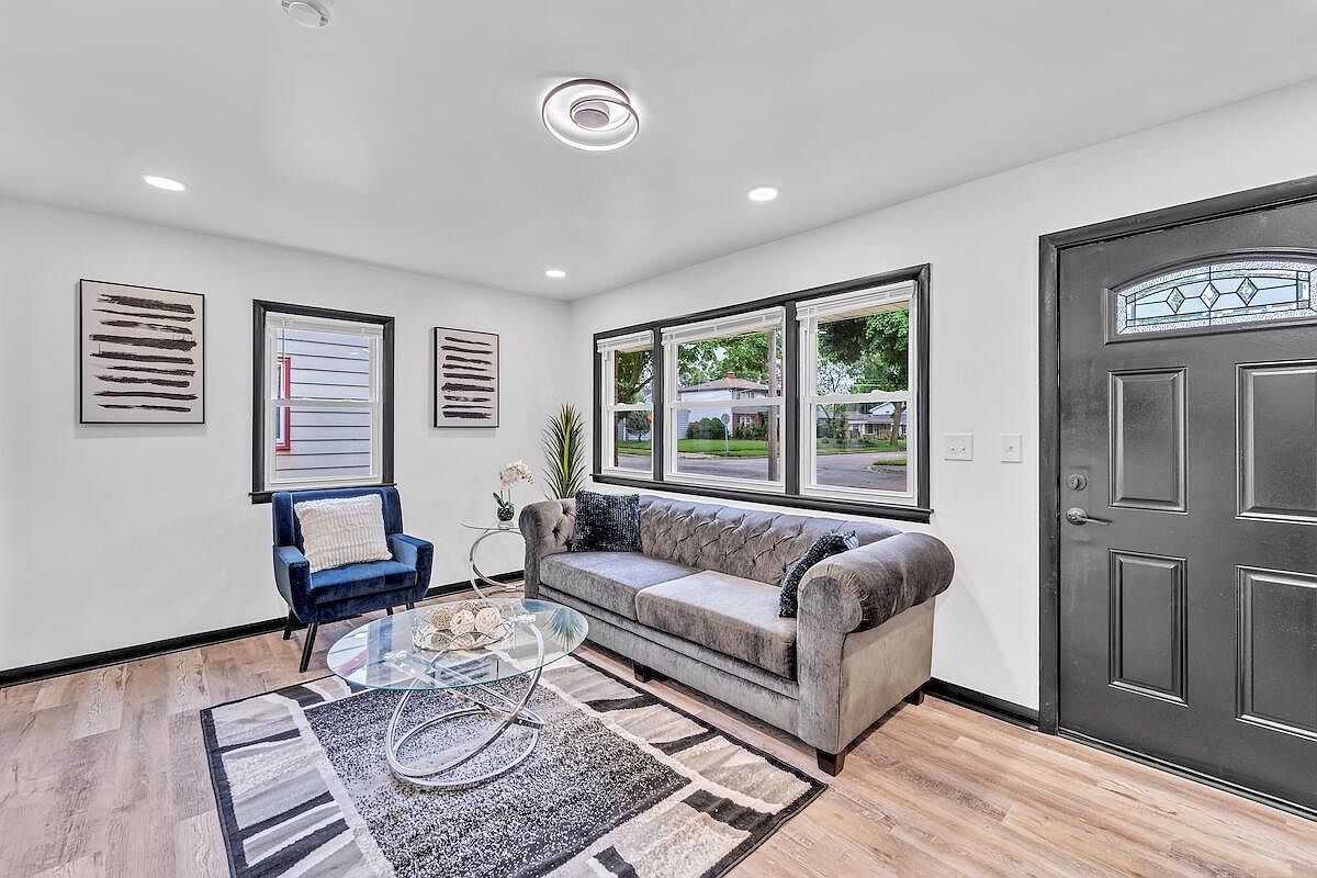 1900 W Sheridan Ave Milwaukee, WI 53209 - Thumbnail 4