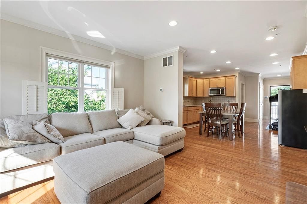 50 Clemence St #50 Cranston, RI 02920 - Thumbnail 4