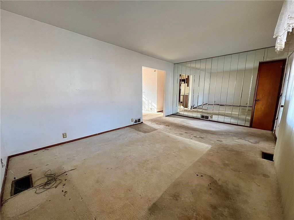 1336 Polk St Danville, IL 61832 - Thumbnail 4