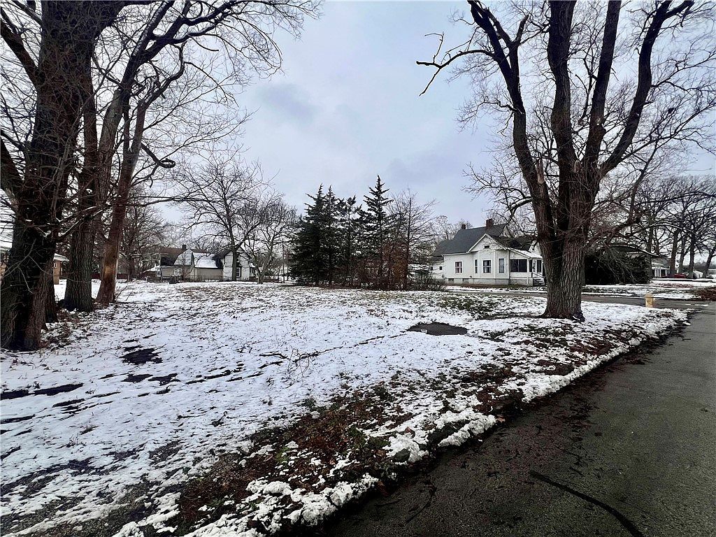 616 Robinson St Danville, IL 61832 - Thumbnail 4