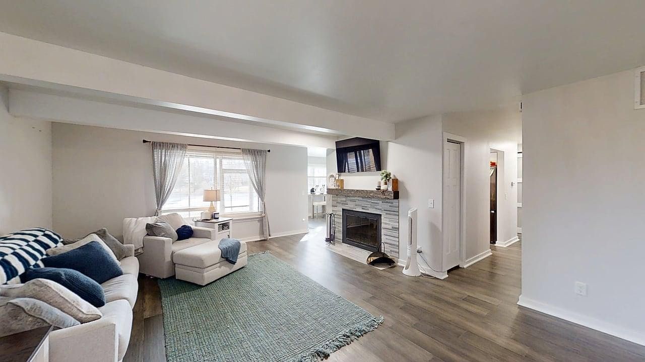 2134 Harbortown Cir #2134 Champaign, IL 61821 - Thumbnail 4