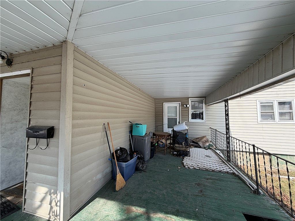 1021 Jefferson Ave Charleston, IL 61920 - Thumbnail 4