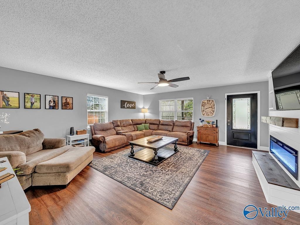 266 Tucker Dr Albertville, AL 35951 - Thumbnail 4