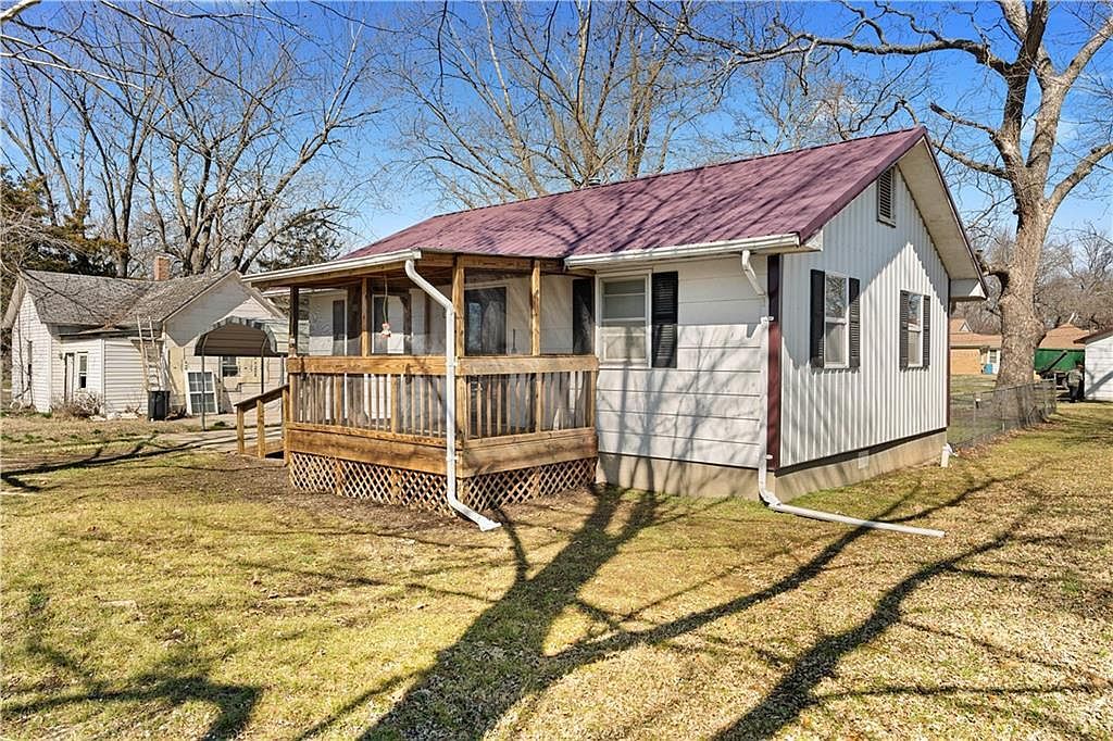 208 W Park Ave Rich Hill, MO 64779 - Thumbnail 4