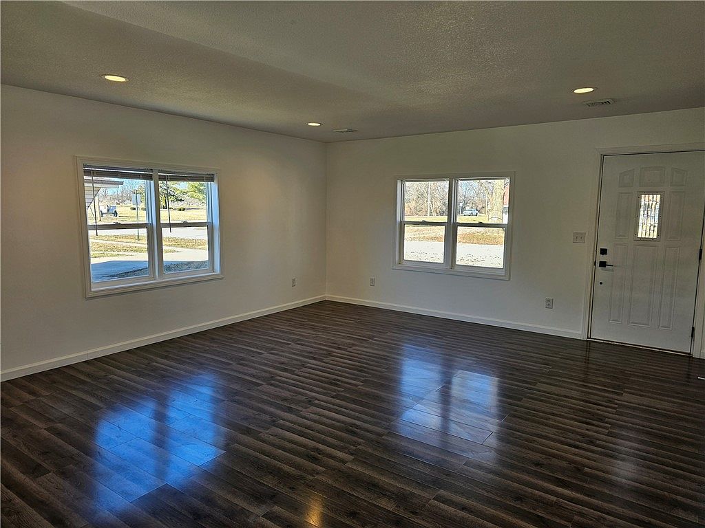 505 W Pleasant St Greenup, IL 62428 - Thumbnail 4