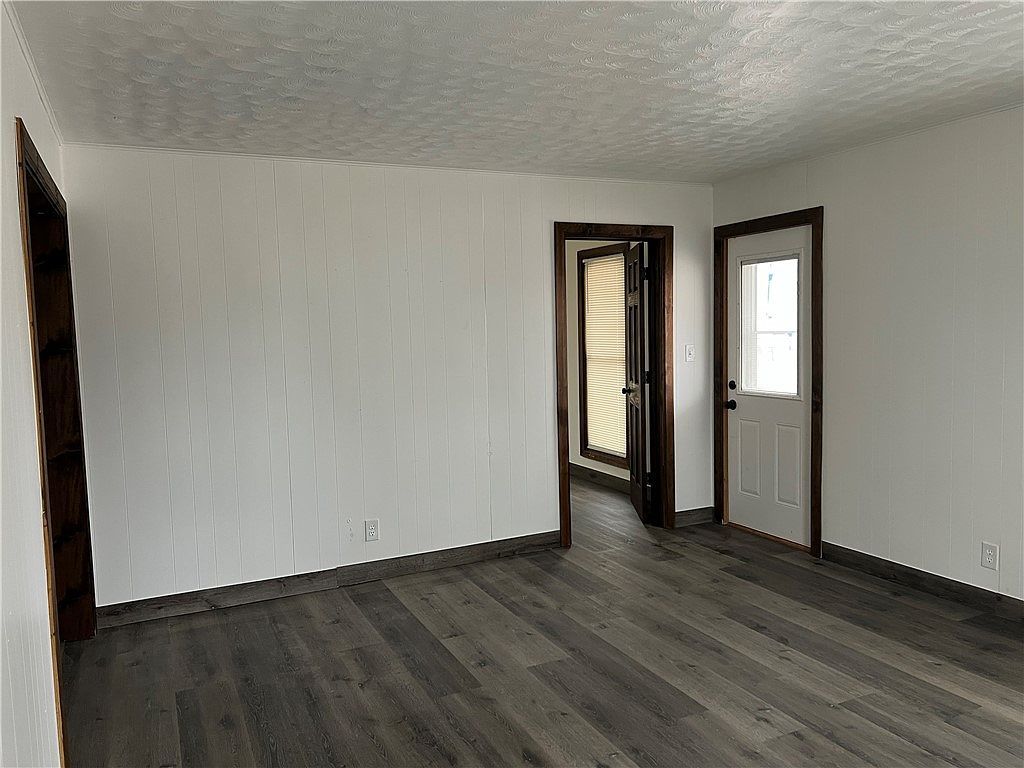 301 S 3rd St Altamont, IL 62411 - Thumbnail 4