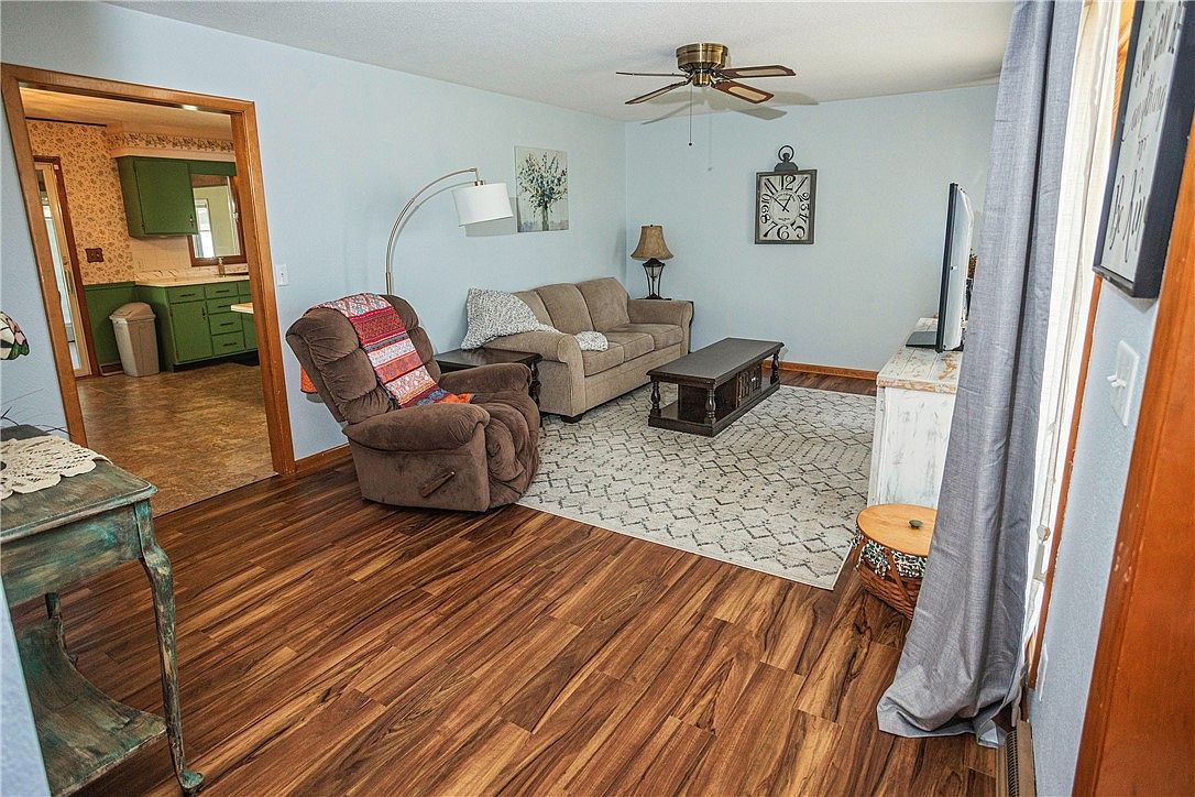 1202 Holiday Dr Effingham, IL 62401 - Thumbnail 4