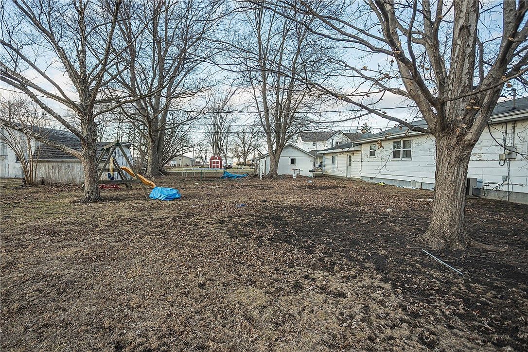 301 Adams St Humboldt, IL 61931 - Thumbnail 4