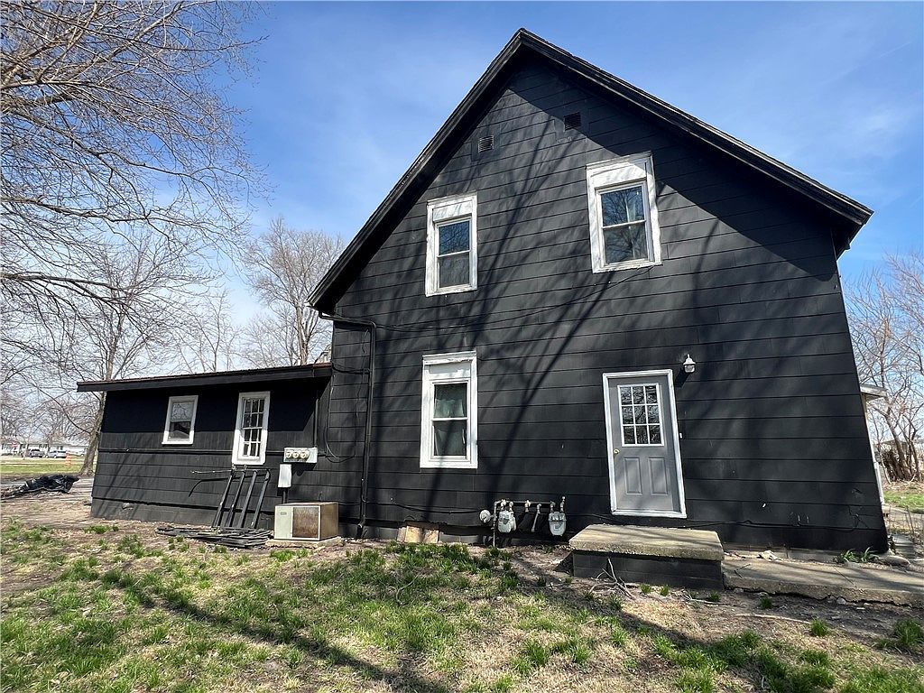 208 Poplar St Ashmore, IL 61912 - Thumbnail 4