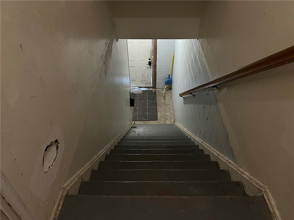 4 W Ashmore St APT A Ashmore, IL 61912 - Thumbnail 4