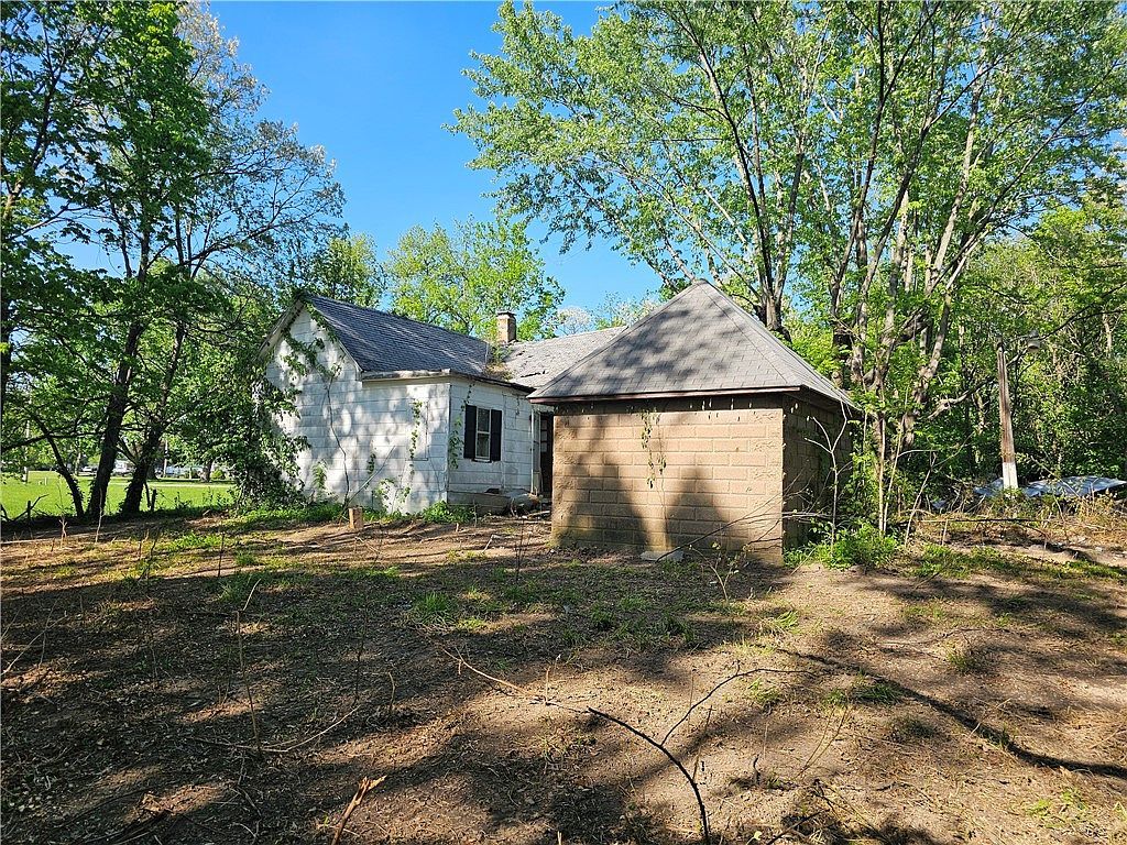 507 S Delaware St Greenup, IL 62428 - Thumbnail 4