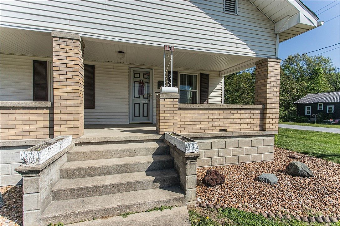 110 E Pleasant St Greenup, IL 62428 - Thumbnail 4