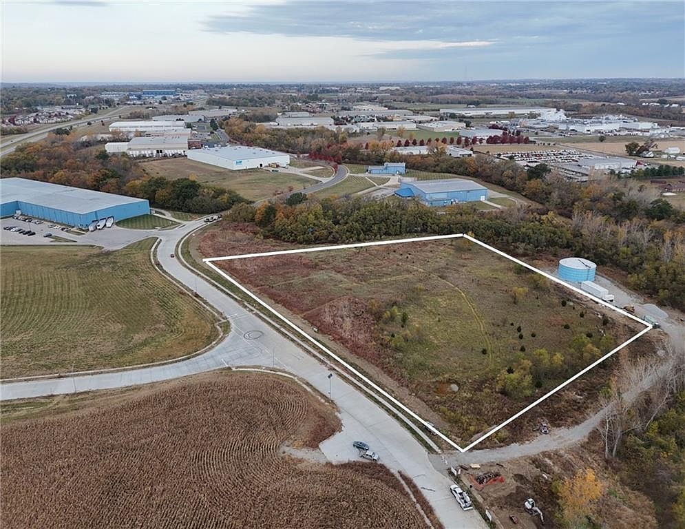 5917 Corporate Dr Saint Joseph, MO 64507 - Thumbnail 4