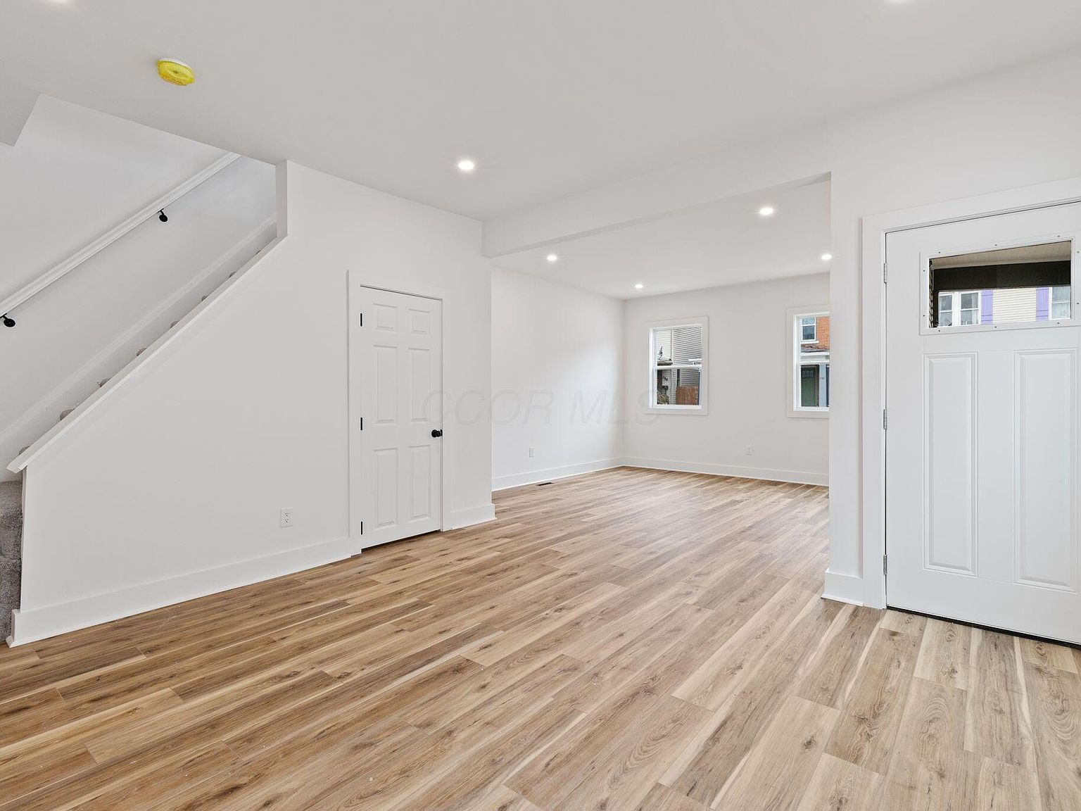 757 Bellows Ave Columbus, OH 43222 - Thumbnail 4