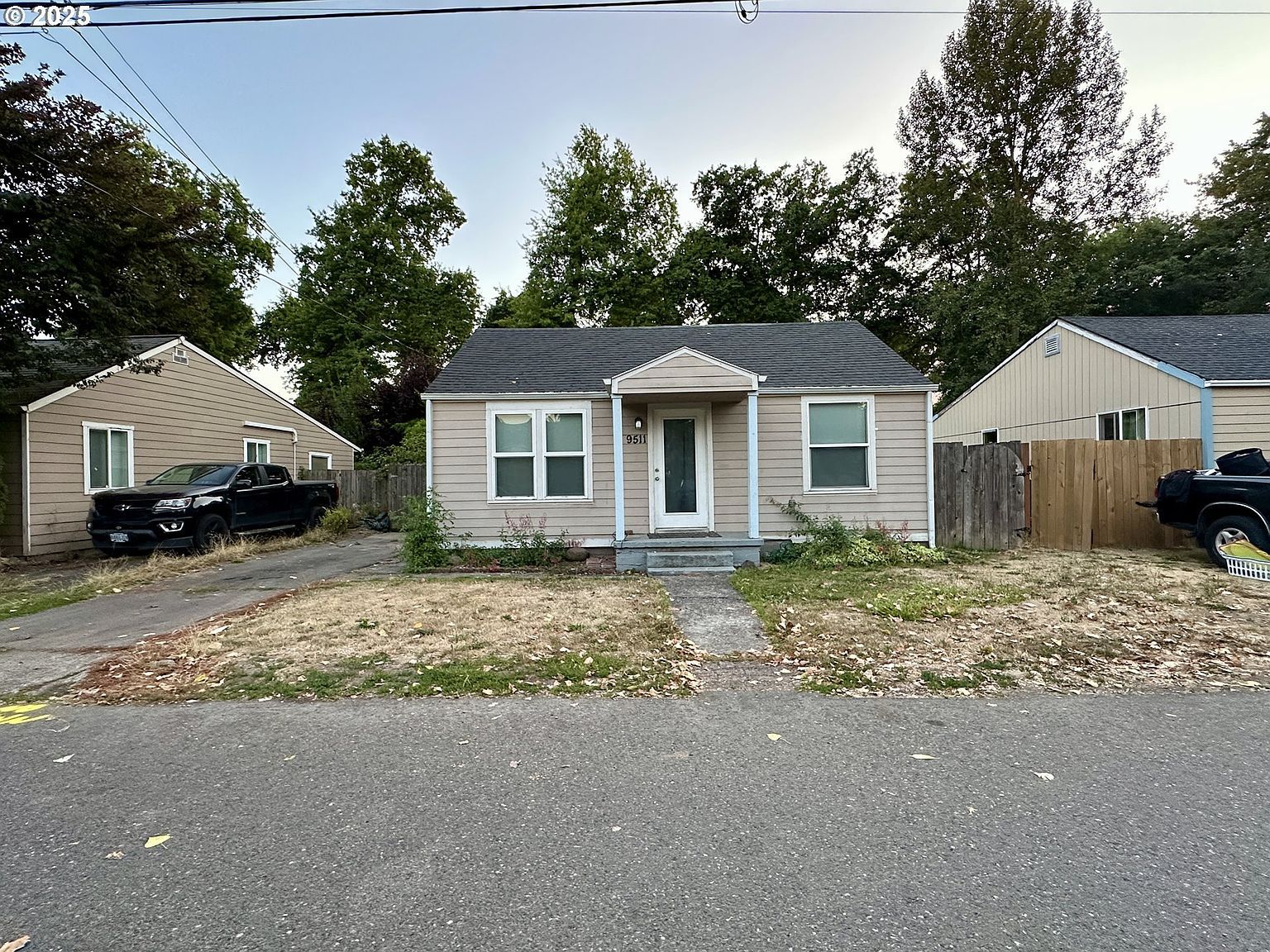 9511 NE Gertz Cir Portland, OR 97211 - Thumbnail 4