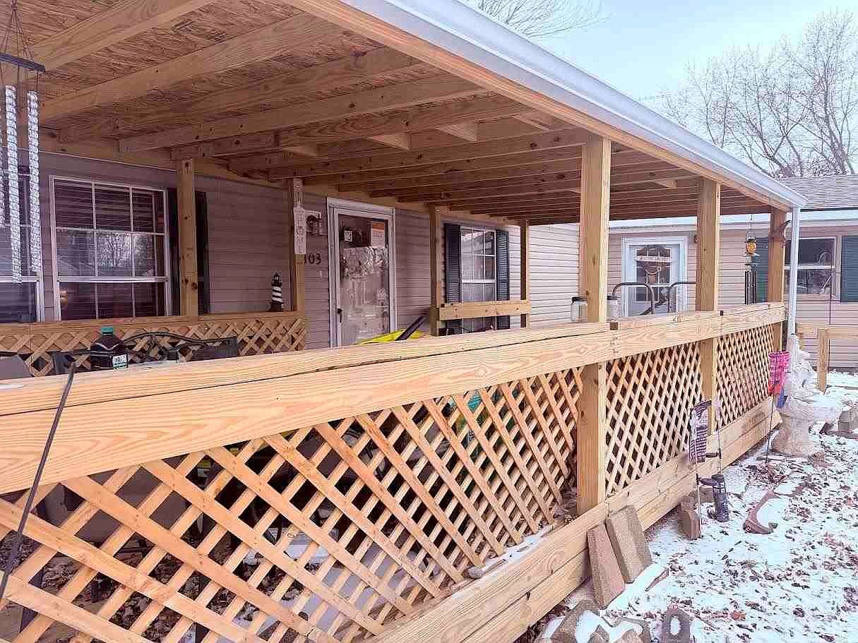 103 E Graceland Heights Dr Hagerstown, IN 47346  | Single Family