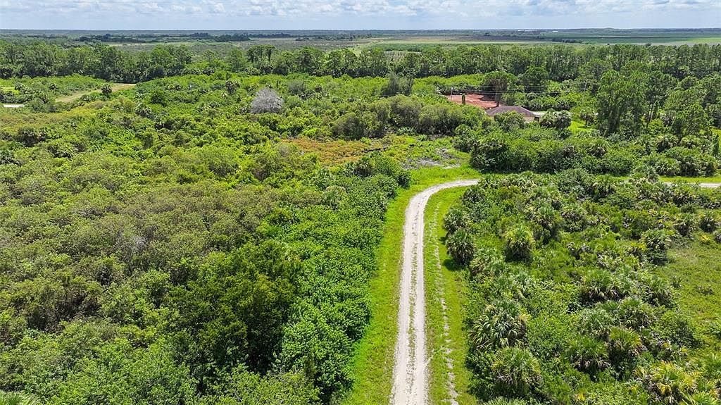 1245 Cavalier Cir Lehigh Acres, FL 33974 - Thumbnail 4