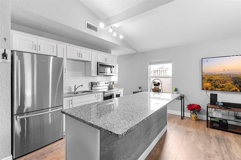 610 Nardello Dr Deltona, FL 32725 - Thumbnail 4