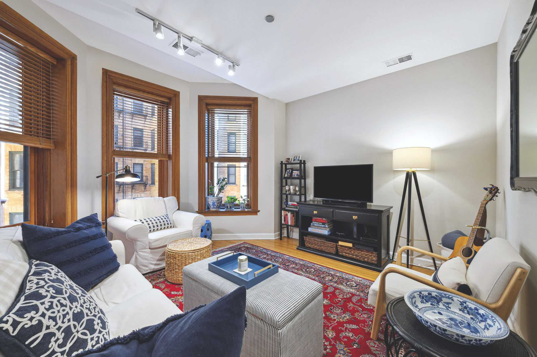 550 W Surf St unit 308, Chicago, IL 60657, USA - Thumbnail 4