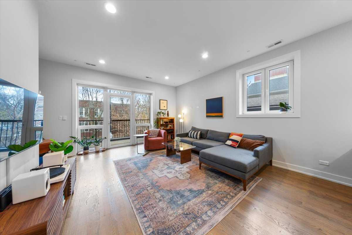 2150 W Foster Ave unit 2, Chicago, IL 60625, USA - Thumbnail 4