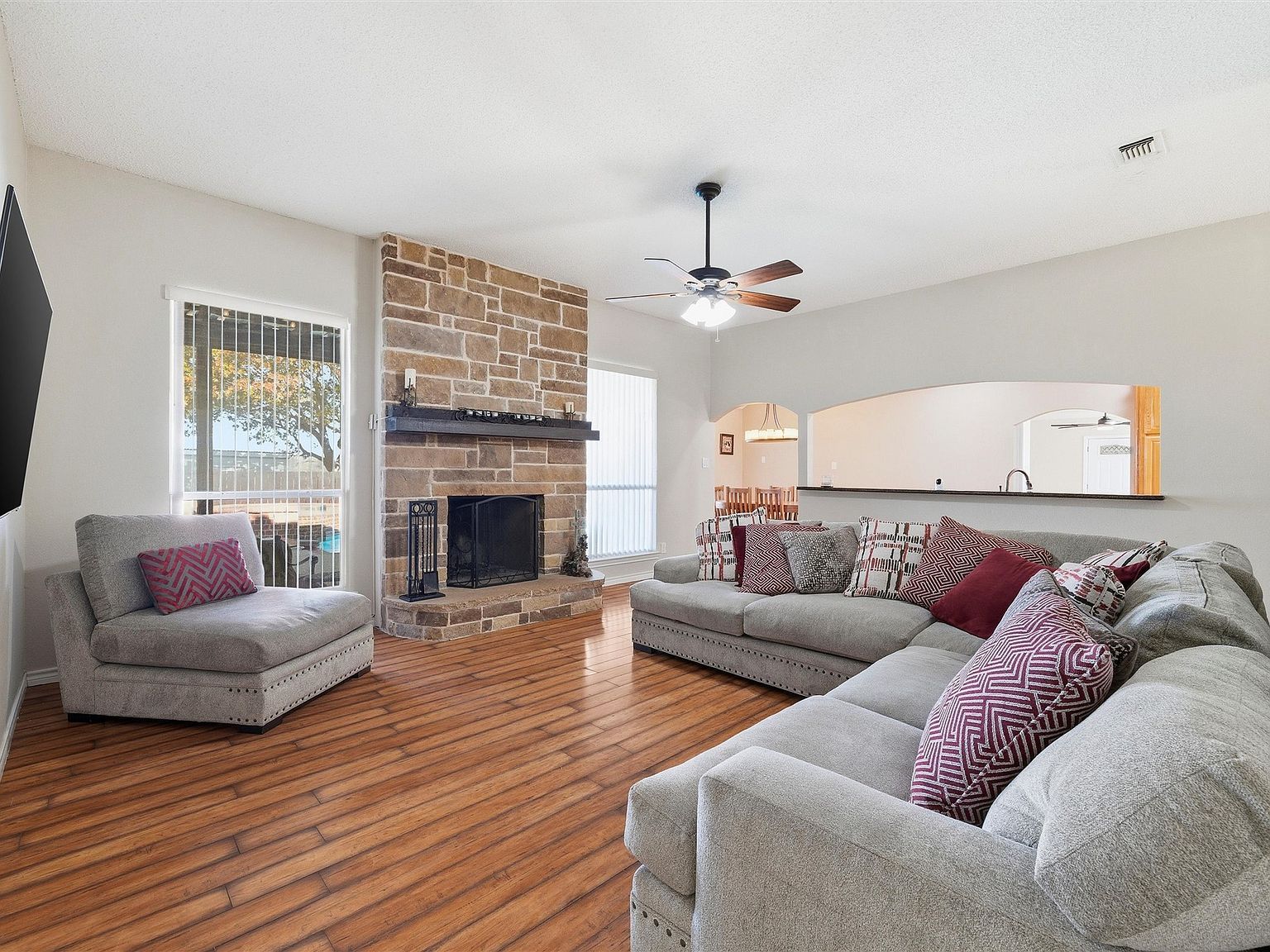 517 Hiwasee Rd Waxahachie, TX 75165 - Thumbnail 4