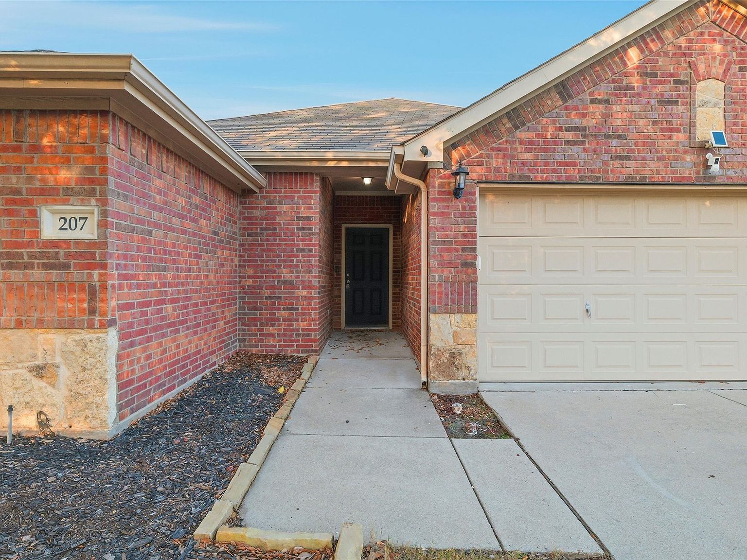 207 Commonwealth Cir Waxahachie, TX 75165 - Thumbnail 4