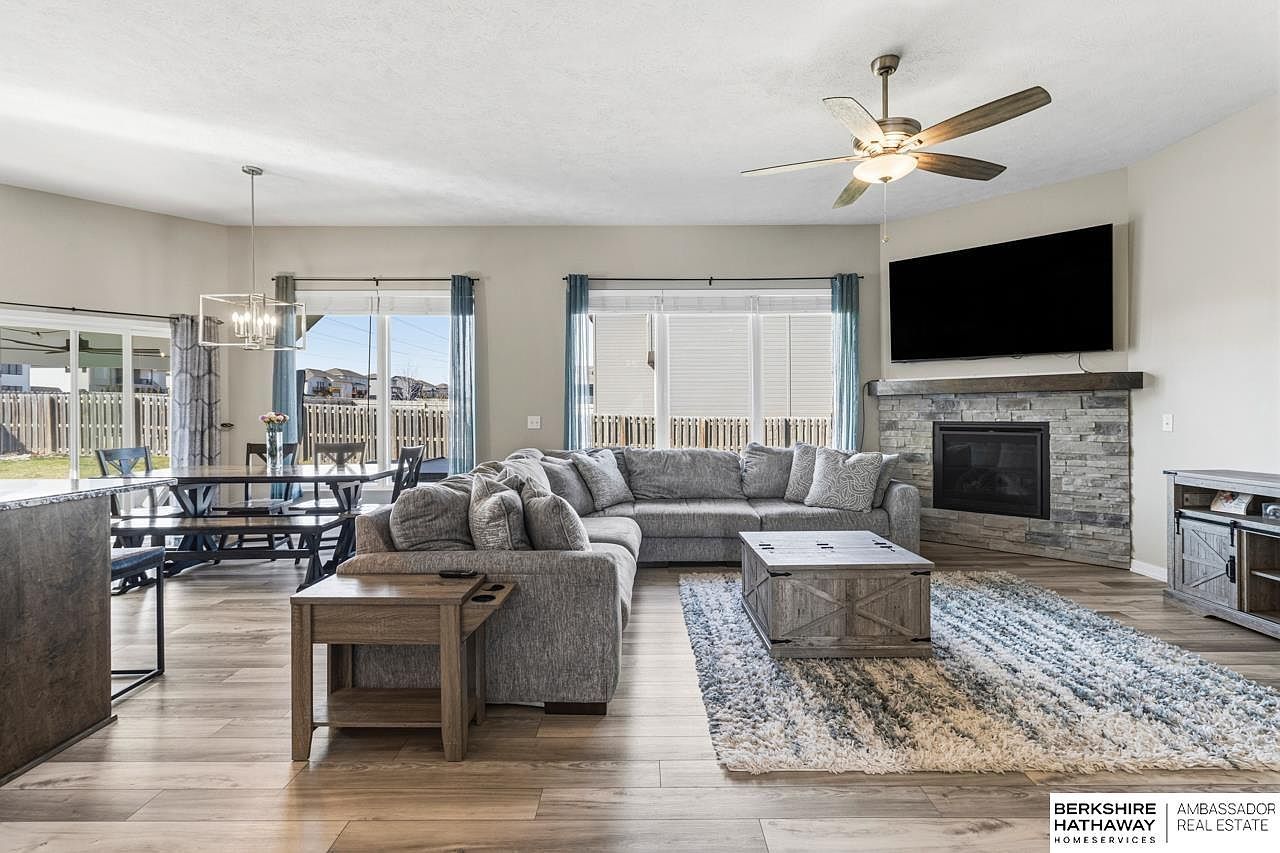 18606 George Miller Pkwy Elkhorn, NE 68022 - Thumbnail 4