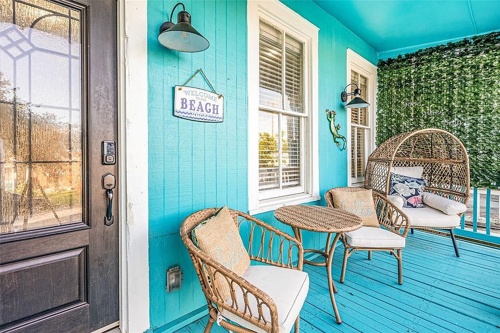 1208 Avenue K Galveston, TX 77550 - Thumbnail 4