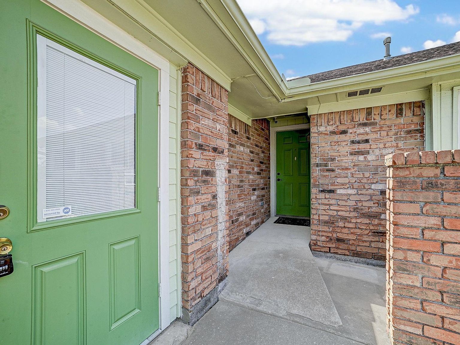 887 Silverpines Rd Houston, TX 77062 - Thumbnail 4