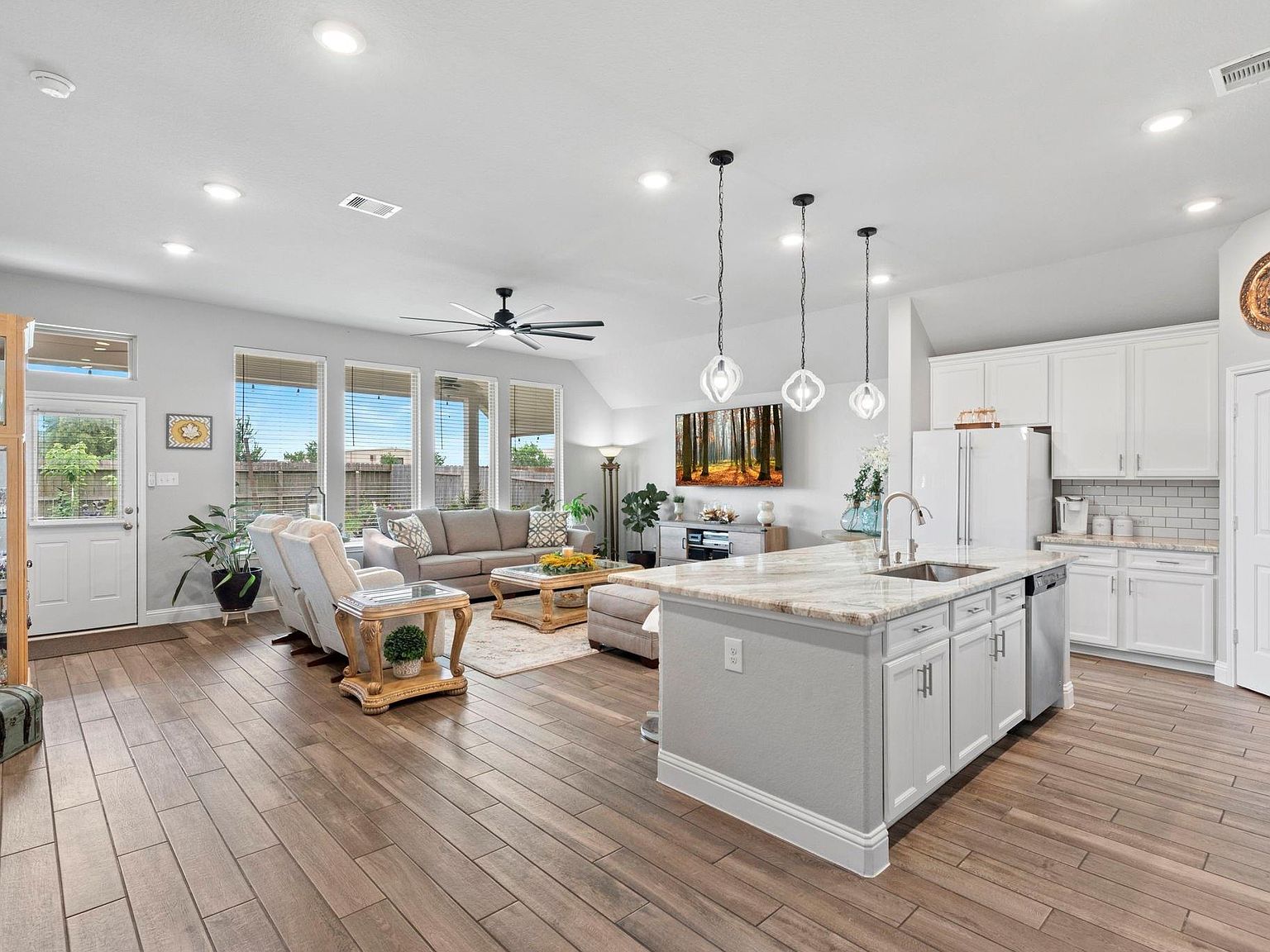 419 Barrios Bay Ln La Porte, TX 77571 - Thumbnail 4