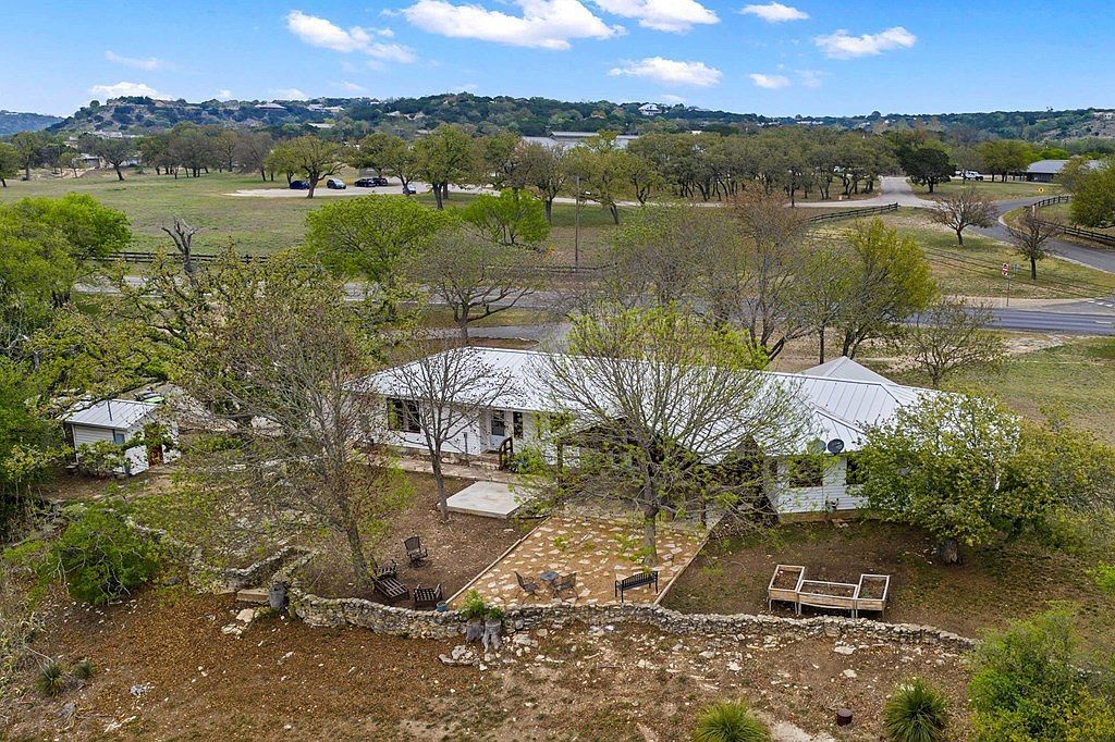 1094 Harper Rd Kerrville, TX 78028 - Thumbnail 4