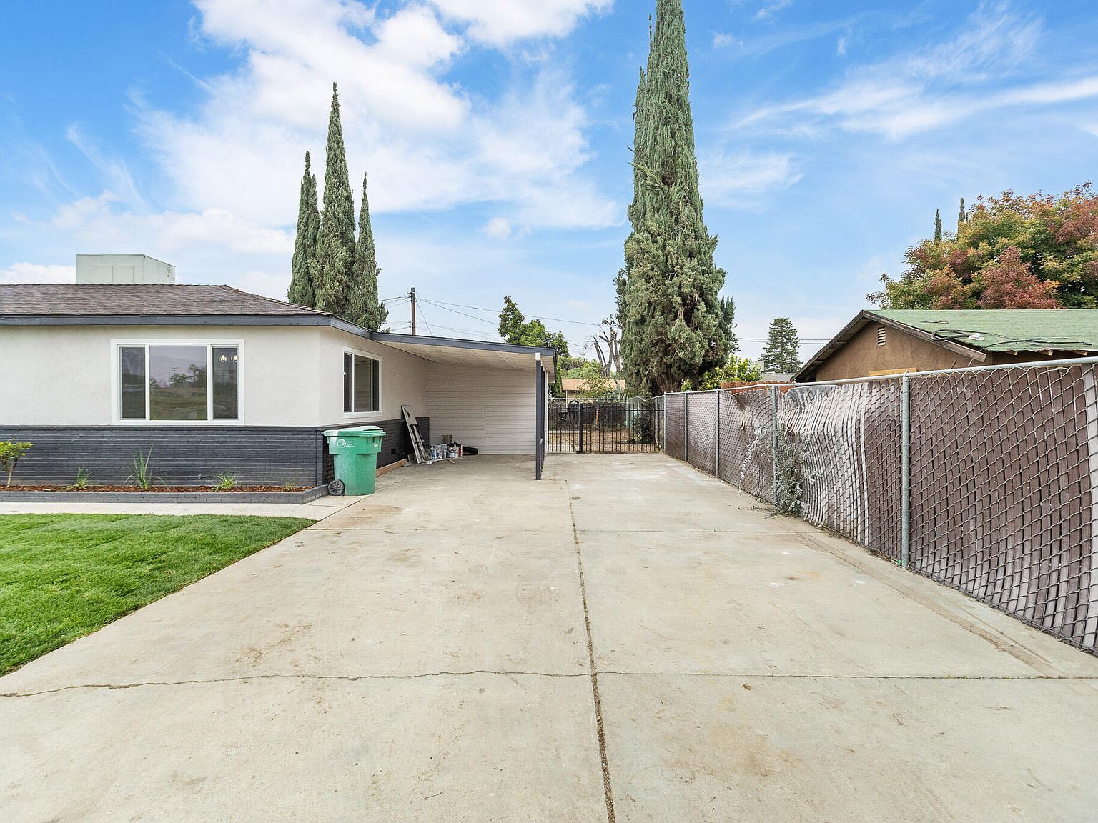 1676 W Putnam Ave Porterville, CA 93257 - Thumbnail 4