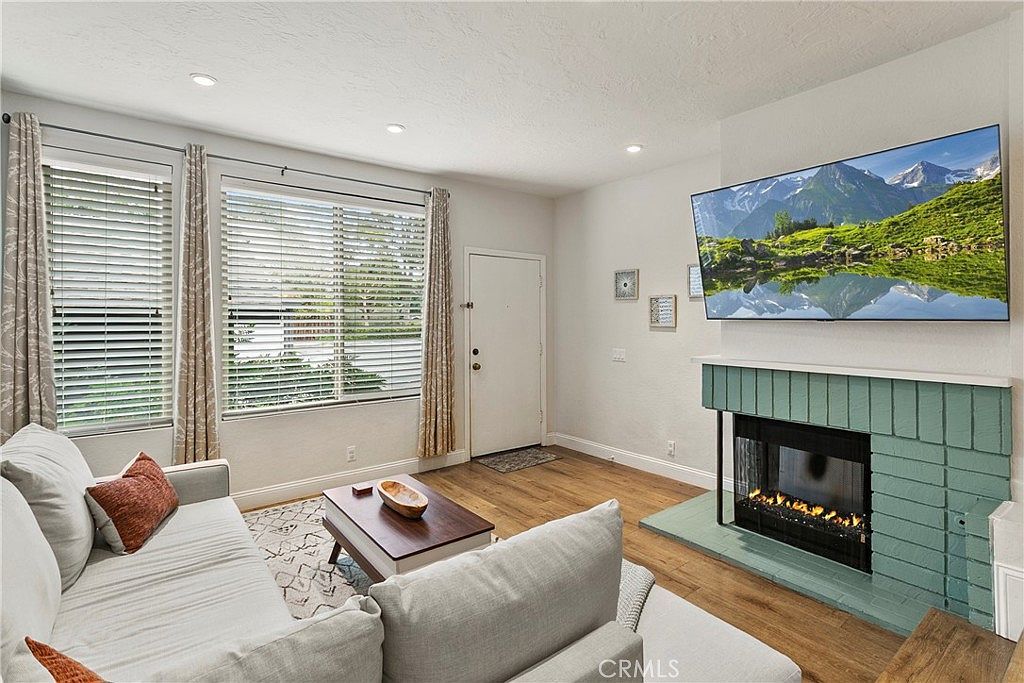 1083 Mesa Bluff Dr #13 Costa Mesa, CA 92627 - Thumbnail 4