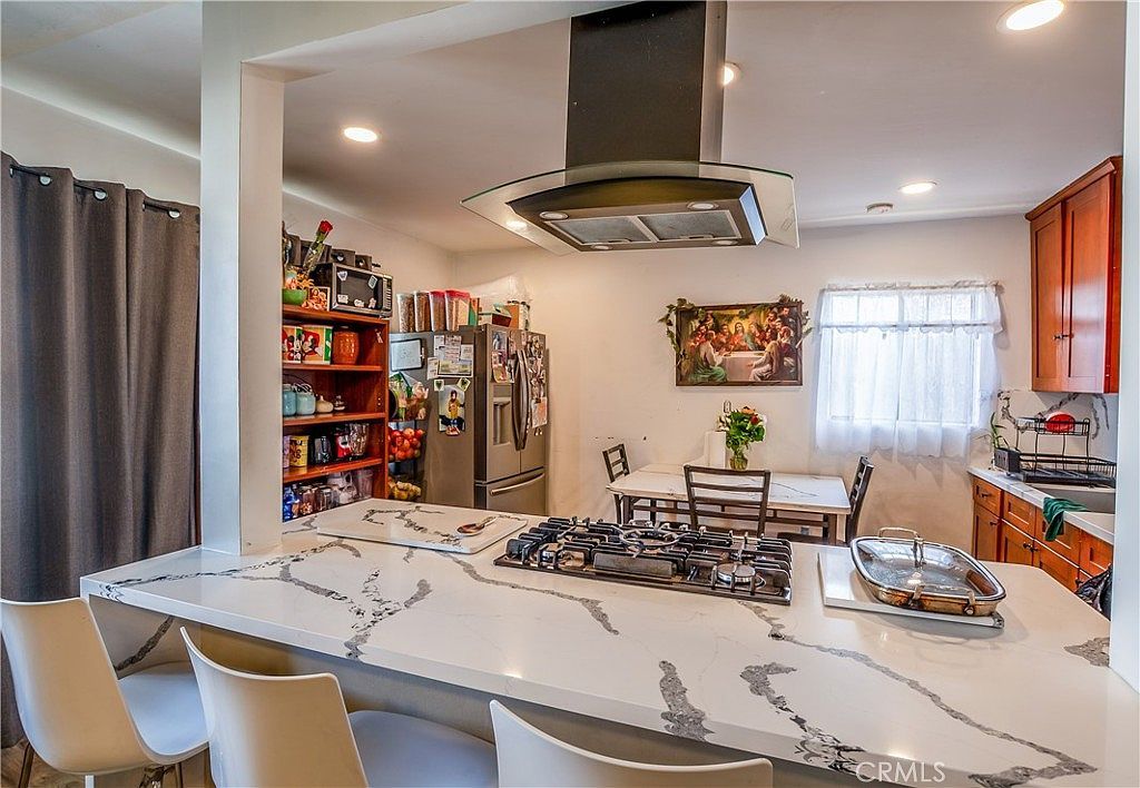 12109 216th St Hawaiian Gardens, CA 90716 - Thumbnail 4