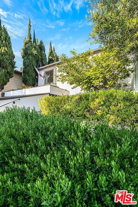 2446 Cheremoya Ave Los Angeles, CA 90068 - Thumbnail 4