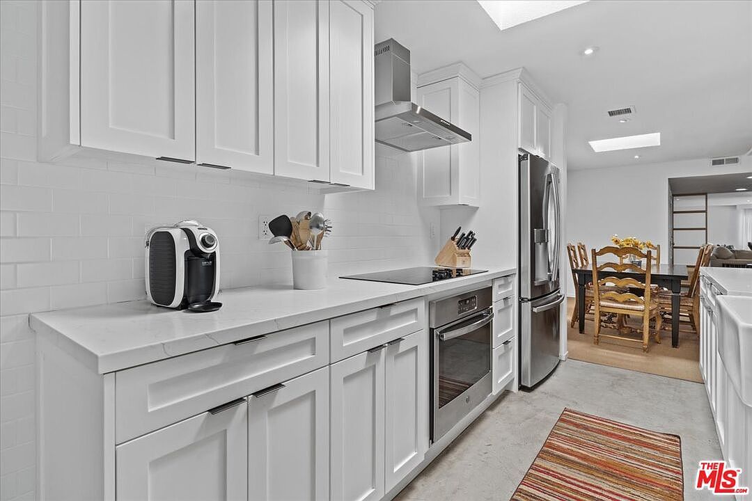 5050 Coldwater Canyon Ave APT 310 Sherman Oaks, CA 91423 - Thumbnail 4