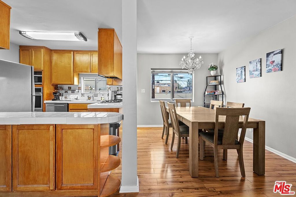 4358 Mammoth Ave APT 14 Sherman Oaks, CA 91423 - Thumbnail 4