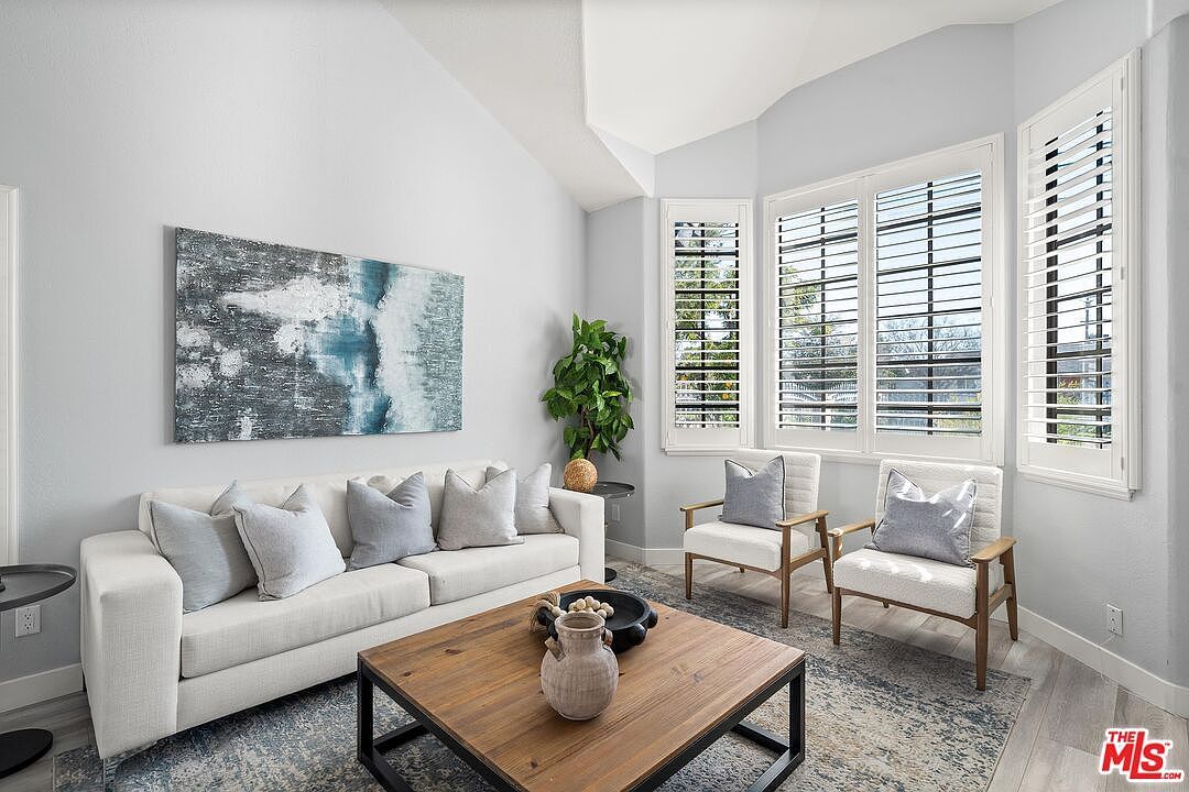 18251 Chase St Northridge, CA 91325 - Thumbnail 4